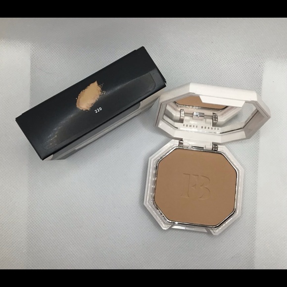 Fenty #220 Pro Filt’r Soft Matte Foundation - Picture 1 of 5